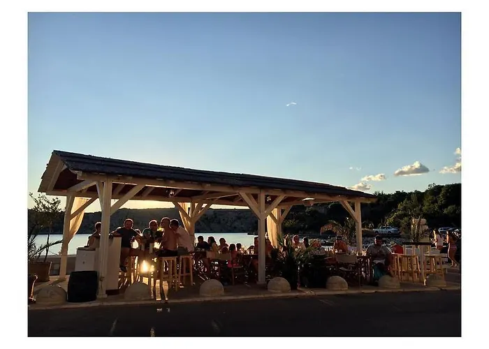 公寓 Orkula 马斯莱尼察